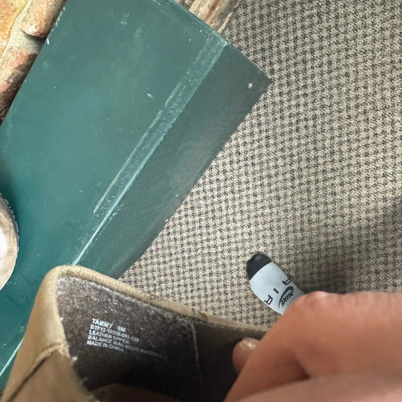 Yuu Tammy Leather Ankle Booties - Size 9 - Picture 4 of 4